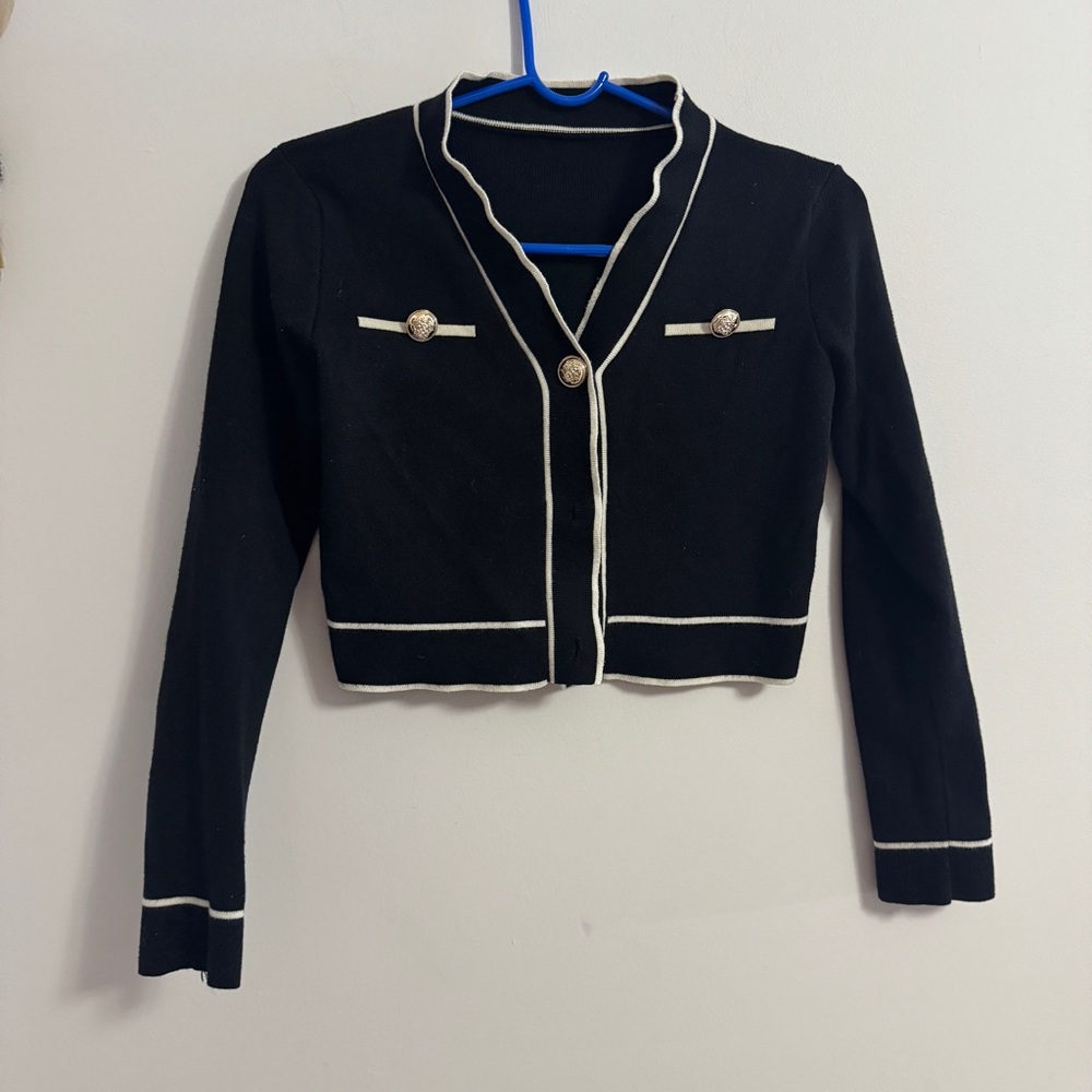 Old money preppy style crop sweater top